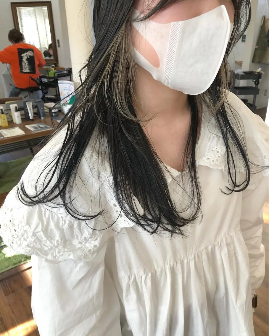 ロング カラー 黒髪 ブルーカラー ブルーブラック カット ヘアカラー 江原 彩華のヘアスタイル