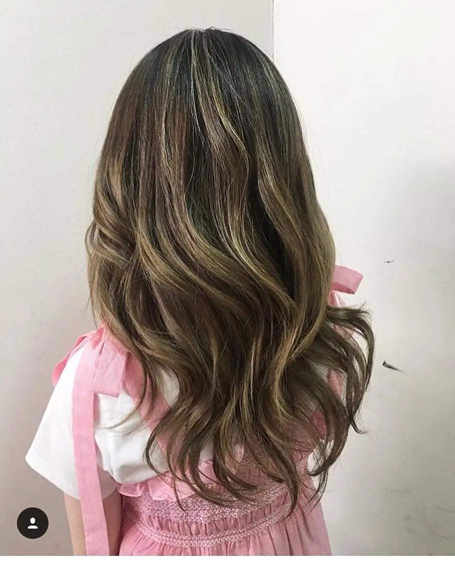 ミディアム カラー ハイライトカラー ハイライト メンズ特化美容師 カラー専門ぺーターのヘアスタイル