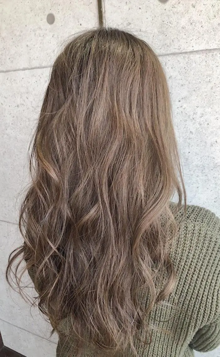 ロング カラー アッシュ ベージュカラー 透明感カラー イルミナカラー 福森 みずきのヘアスタイル