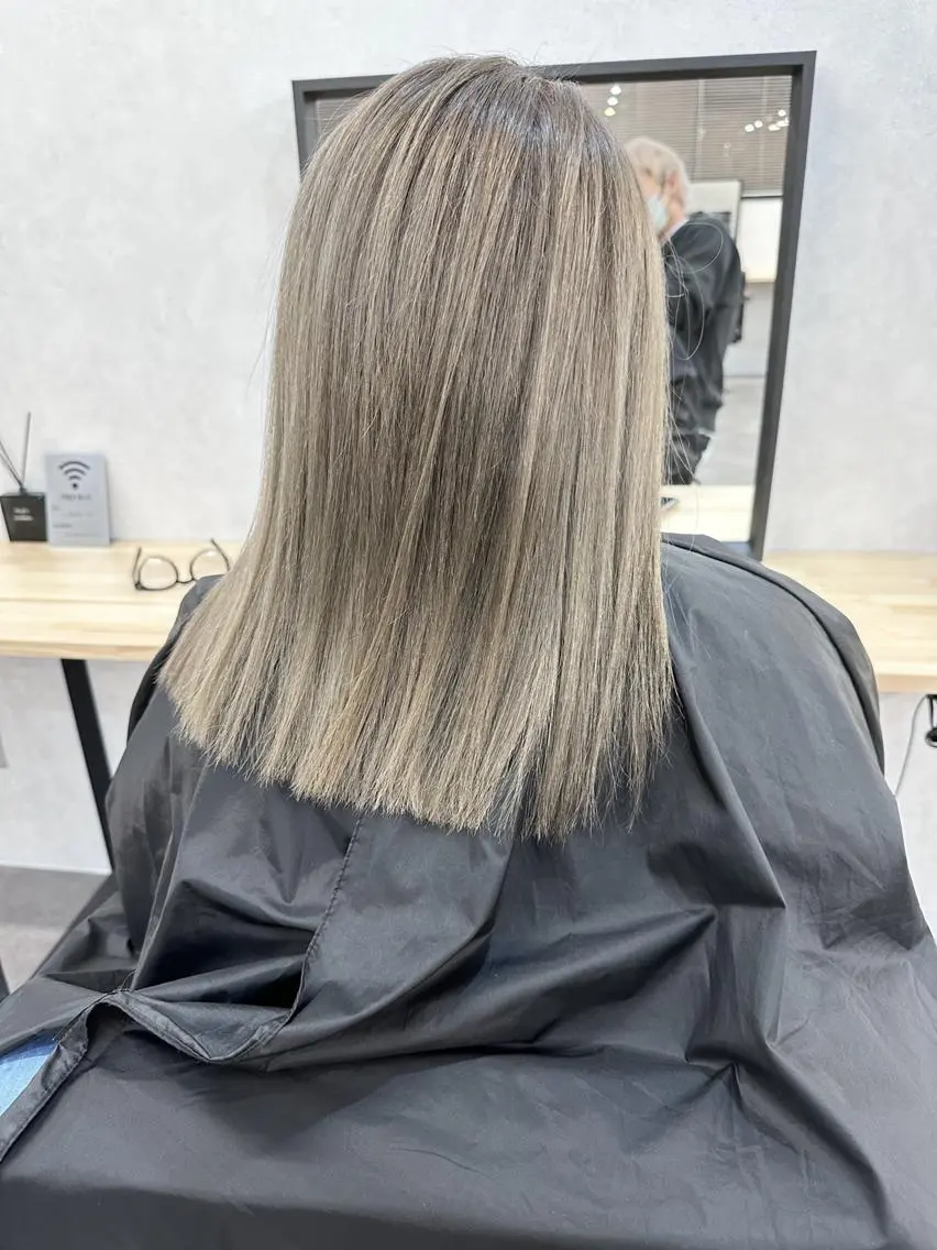 セミロング ヘアアレンジ カラー 💎lino _by _ACNE💎 🧸のヘアスタイル