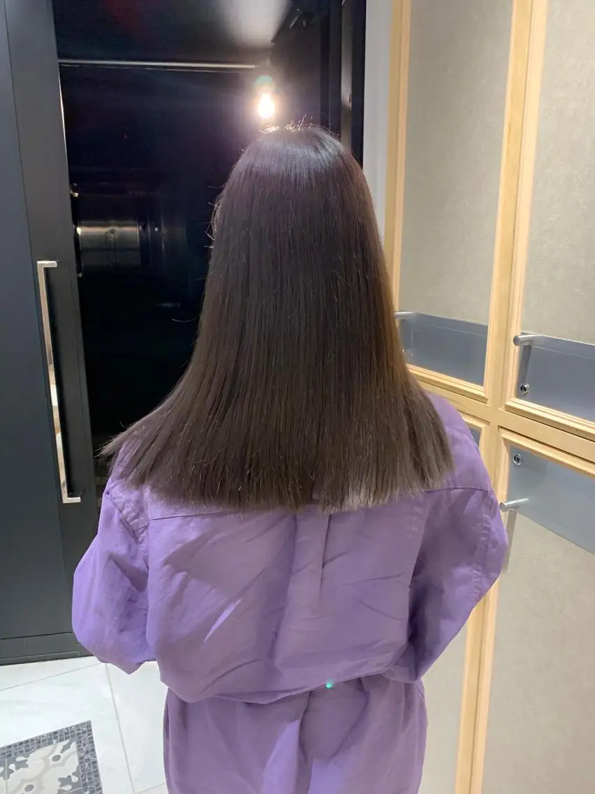 セミロング カラー グレージュ チバ タクミのヘアスタイル