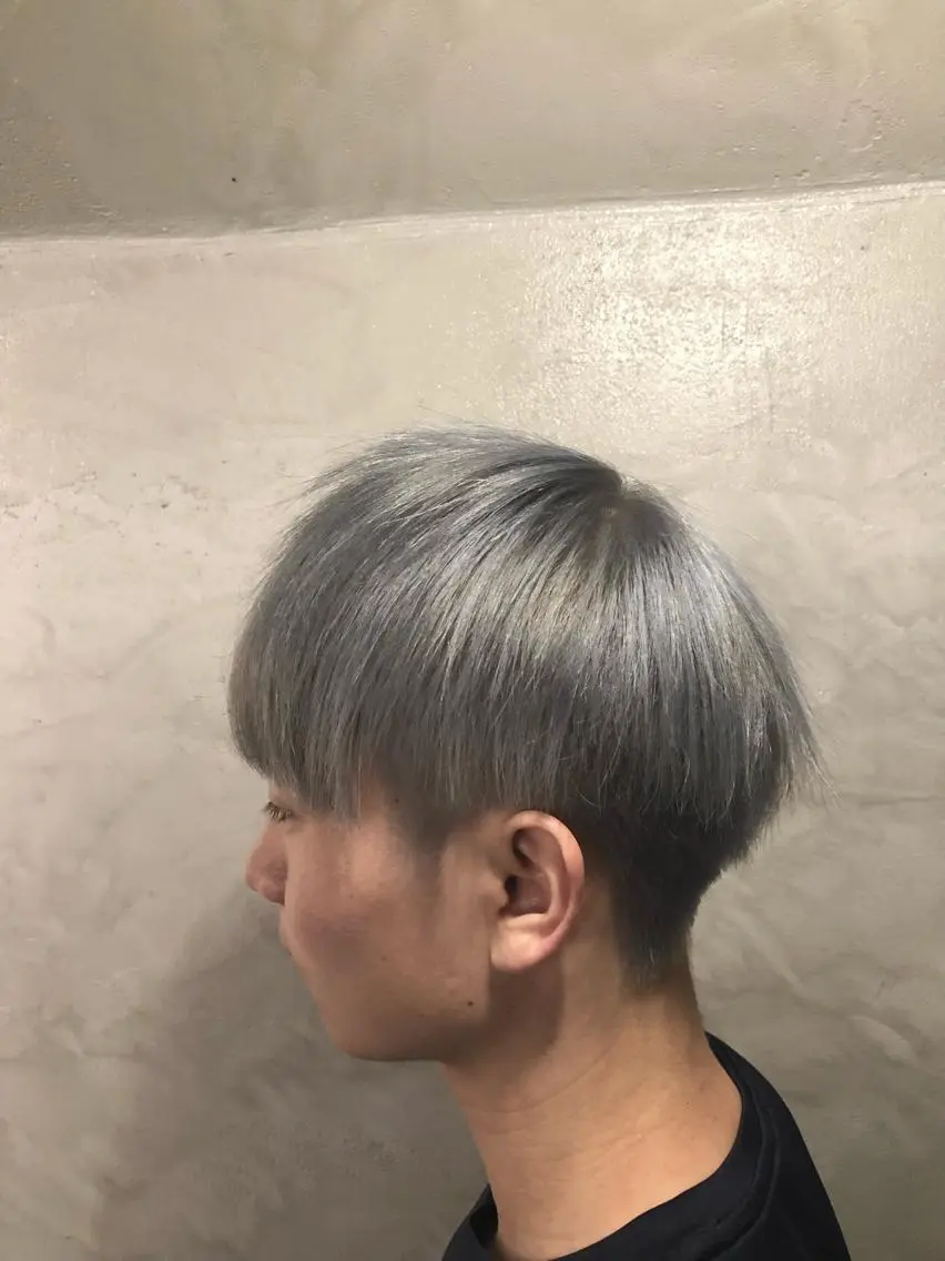 カラー メンズ シルバー ヘアカラー 透明感カラー/ ブリーチ無し/RYOのヘアスタイル