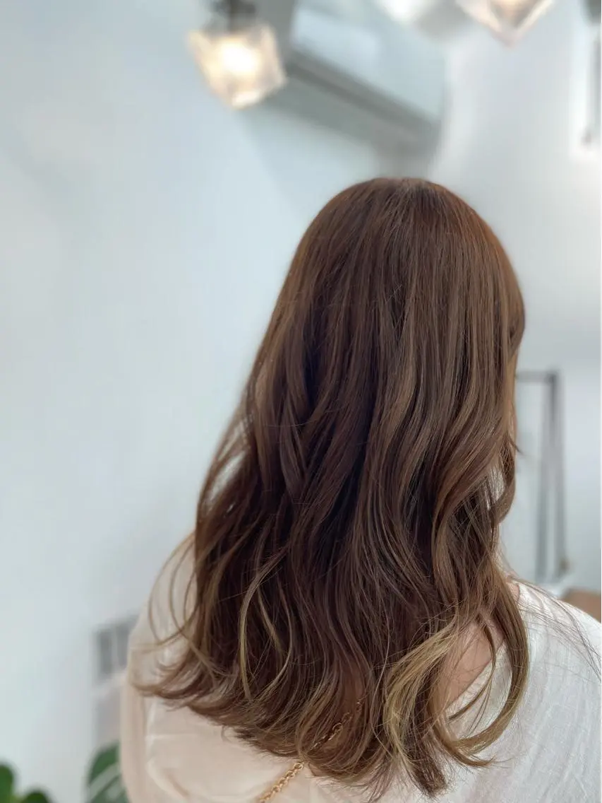 セミロング いさか ゆうきのヘアスタイル