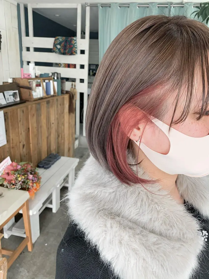 ミディアム カラー 鷺谷 玲奈のヘアスタイル