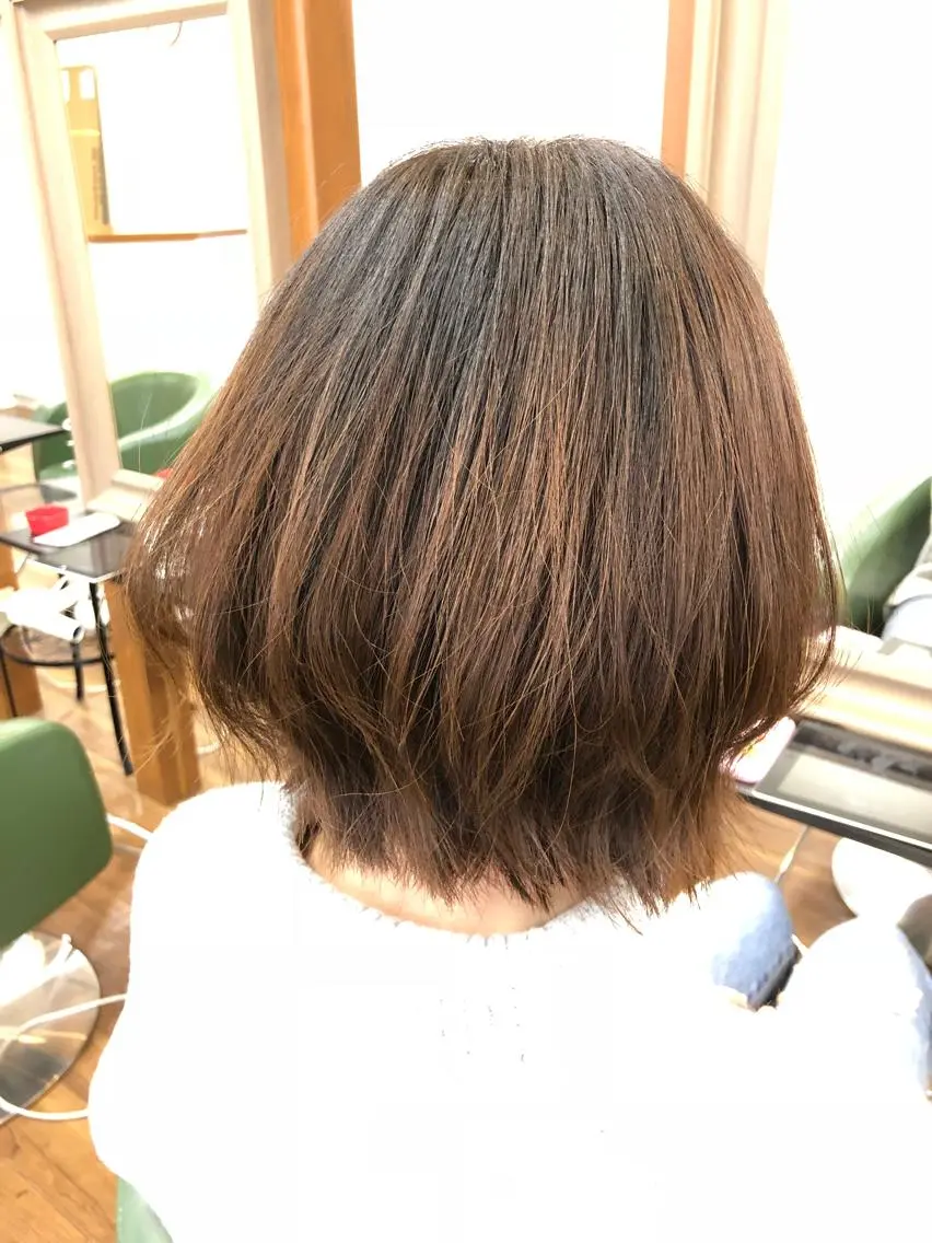ショート 切りっぱなしボブ ボブ SHIORI💜口コ ミNo.1艶カラーのヘアスタイル