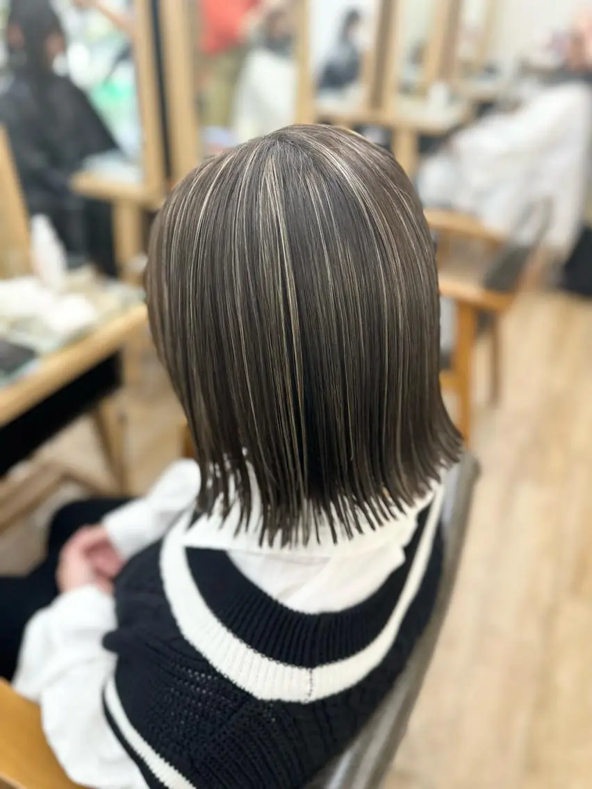 ミディアム カラー パーマ ヘアアレンジ メンズ キッズ ネイル マツエク・マツパ アイブロウ カット ヘアカラー 似合せレイヤー/ 柔らか透明感カラーのヘアスタイル