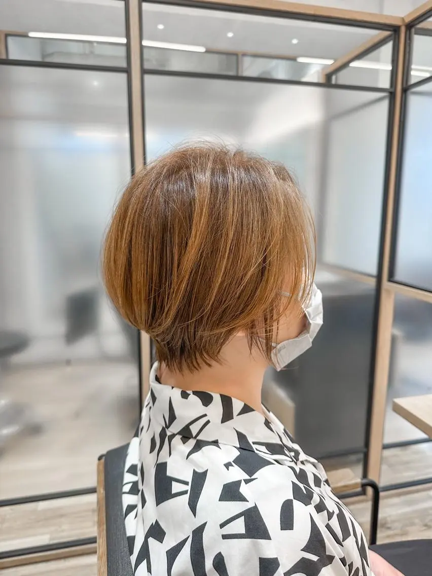 ショート シノハラ ガクト ショート/白髪ぼかしのヘアスタイル