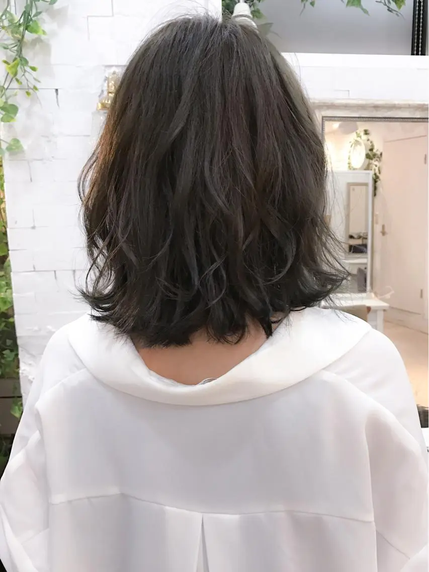 ミディアム カラー グレージュ カーキグレージュ エクステ(レミー毛) NINEのヘアスタイル