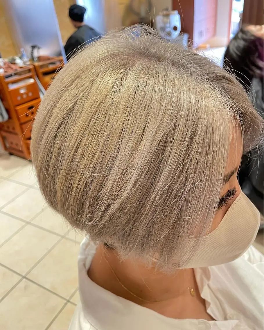 ショート カラー NINE+/代表 ブリーチ特化型サロンのヘアスタイル