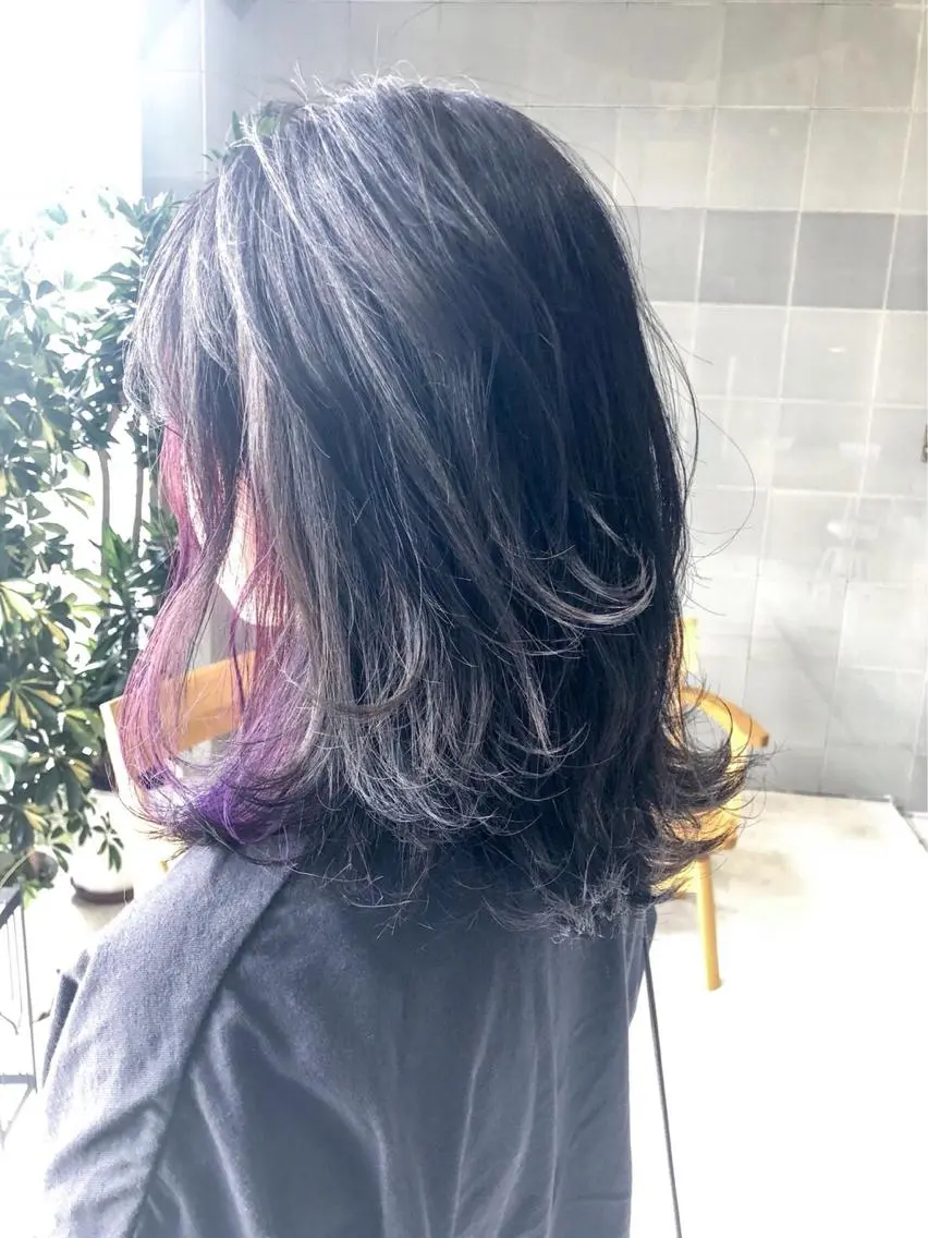 カラー インナーカラー 小川 美咲のヘアスタイル