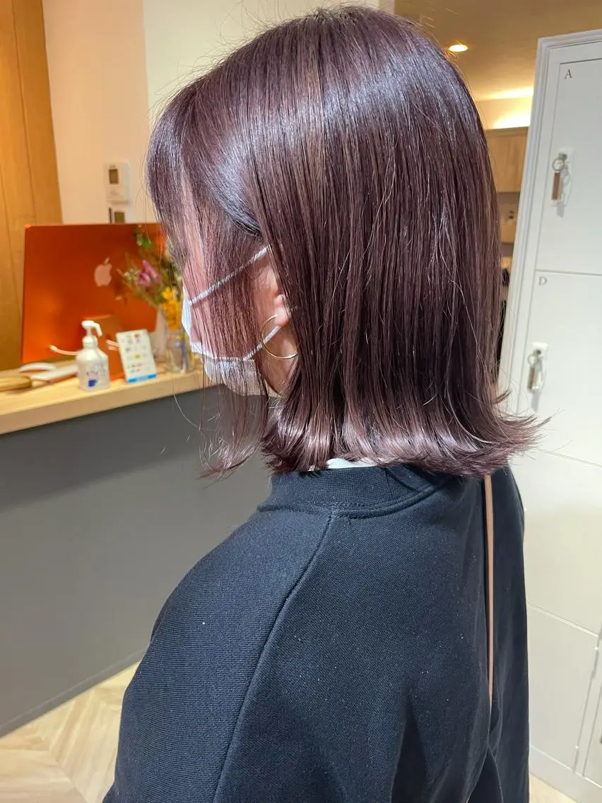 ミディアム カラー akane .のヘアスタイル