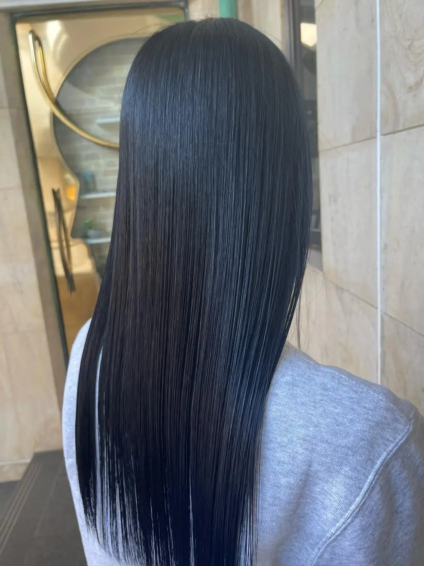 ロング カラー ブリーチ ネイビーカラー 髪質改善 縮毛矯正 トリートメント ヘアセット 髪質改善&美髪カラー ボブ&ロングRINのヘアスタイル