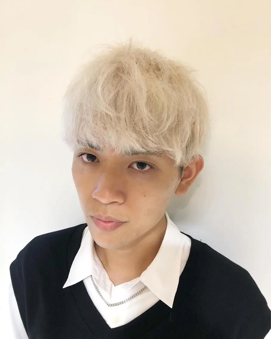 カラー ヘアアレンジ メンズ メンズブリーチ 黒髪 ブリーチ 抜きっぱなしブロンド カット ヘアカラー トリートメント ヘアセット メンズ特化✂️栗原 侑也のヘアスタイル