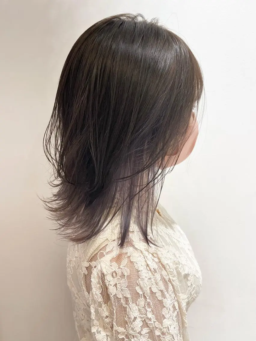 ミディアム カラー ヘアカラー 🐺ウルフ/レイヤー 似合わせ‎🤍沙羅のヘアスタイル