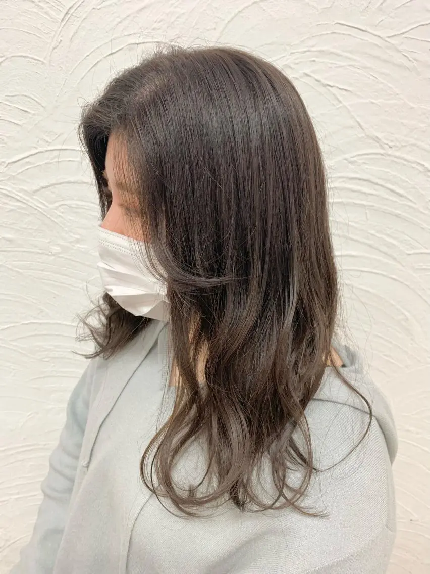 セミロング カラー ヘアアレンジ ベージュカラー 菅野 愛のヘアスタイル