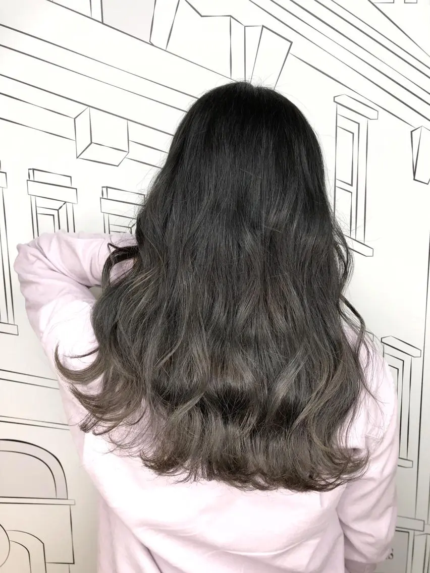 セミロング カラー アッシュ グラデーションカラー レイヤー⭐️カラー ⭐️平川雅史のヘアスタイル