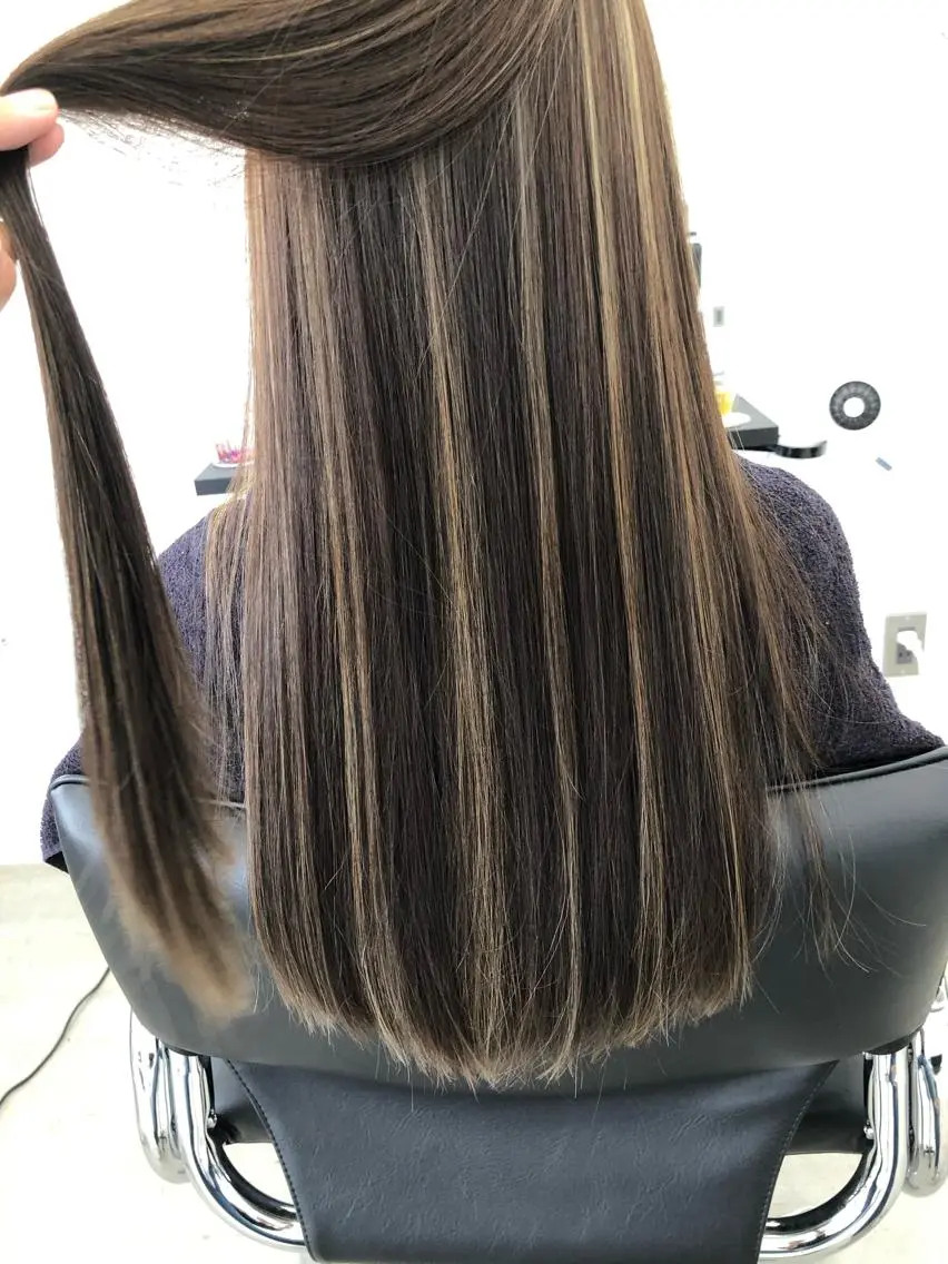セミロング カラー ハイライトカラー ハイライト ブリーチ 透明感HIDEのヘアスタイル
