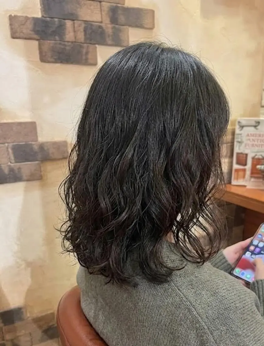 セミロング レイヤーカット カット パーマ トリートメント ヘッドスパ flencia 丸 和博｜カットのヘアスタイル