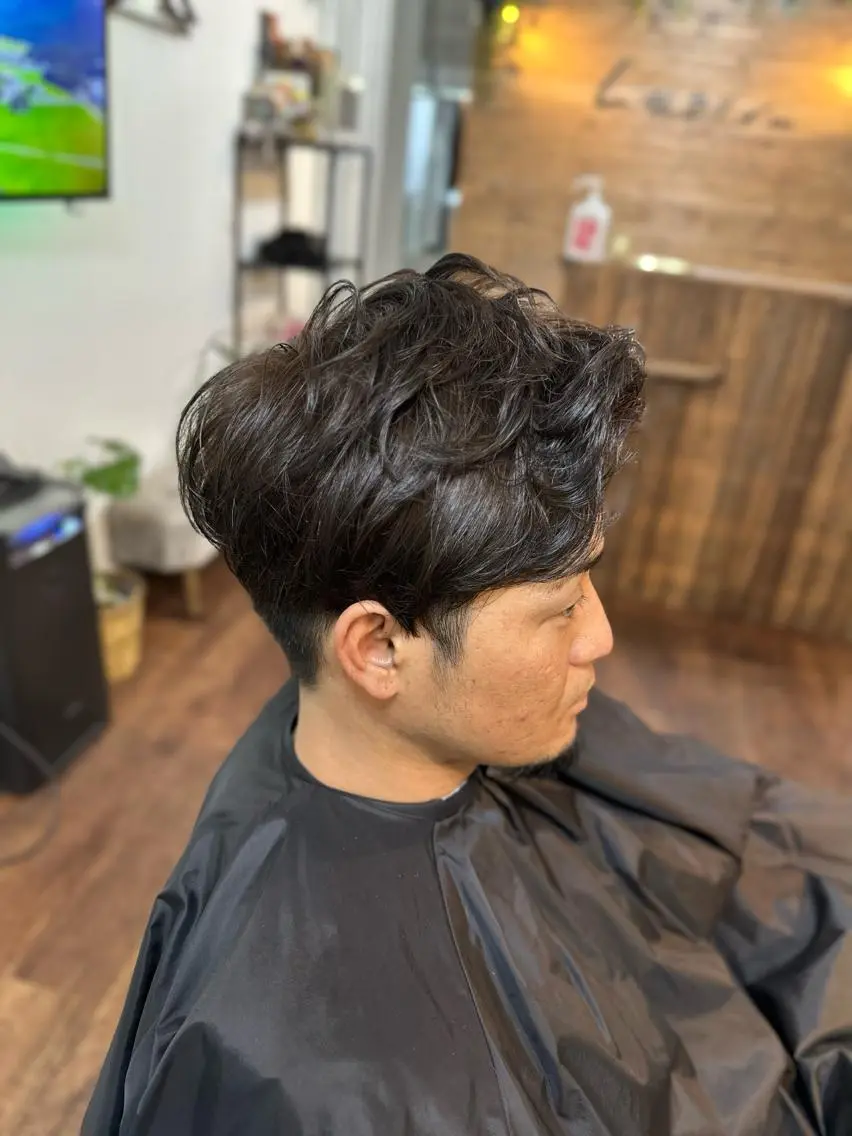 ミディアム パーマ メンズ ミディアムパーマ メンズパーマ くせ毛 カット パーマ トリートメント Luzir⭐︎ GEN⭐︎のヘアスタイル