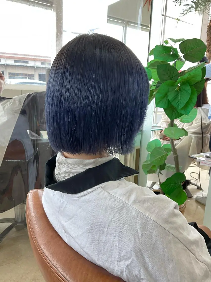 ショート カラー ブルーカラー chic channel伊藤のヘアスタイル