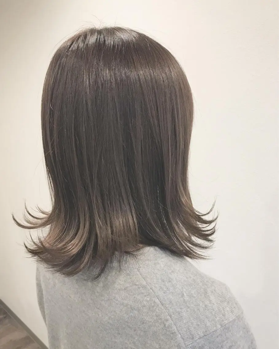 ショート カラー アディクシーカラー 外ハネヘア カット ヘアカラー トリートメント エイト ウメダのヘアスタイル