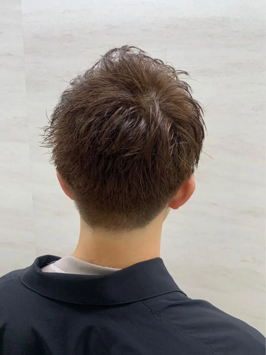 ショート カラー メンズ 足立 遼太朗のヘアスタイル