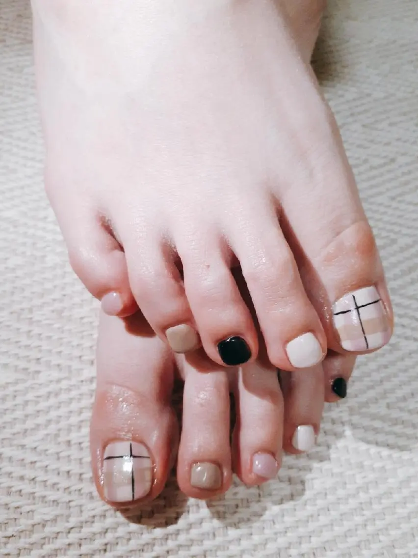 ネイル ハンドネイル フットネイル 新家 美紀のネイルデザイン