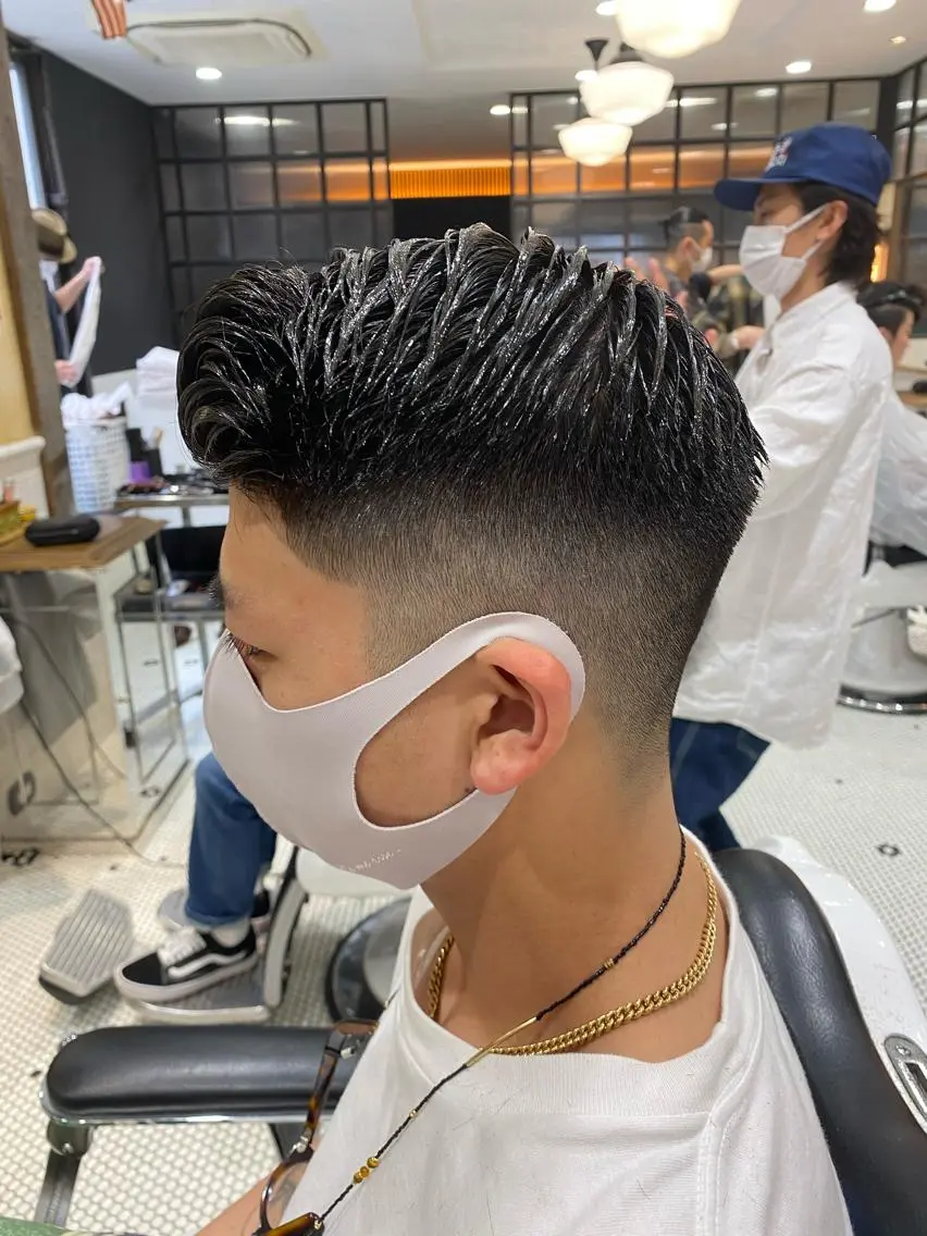 ショート メンズ カット 山﨑 愛也のヘアスタイル