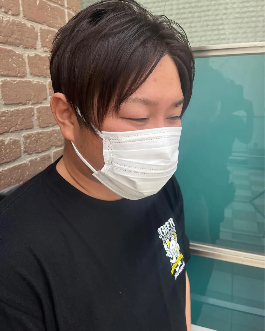 ショート メンズ 切りっぱなしボブ メンズブリーチ メンズハイライト メンズ韓国風 ピンクブラウン 久木原 ゆりのヘアスタイル