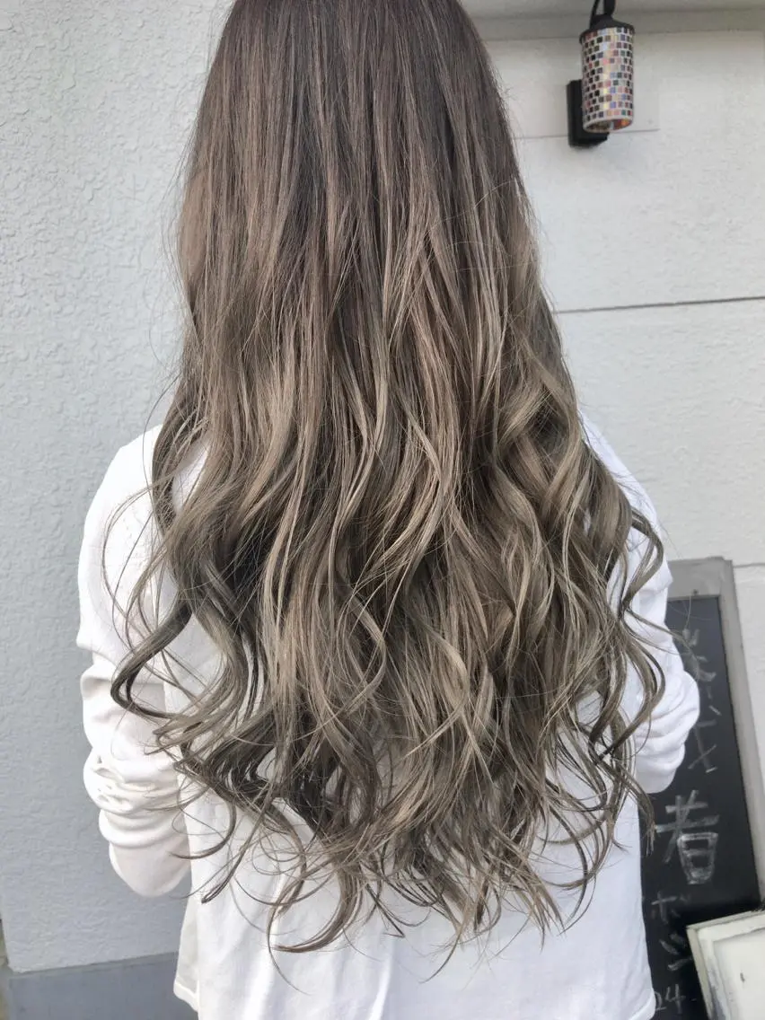 ロング カラー デザインカラー レイヤーカット匠 イソザキノリユキのヘアスタイル