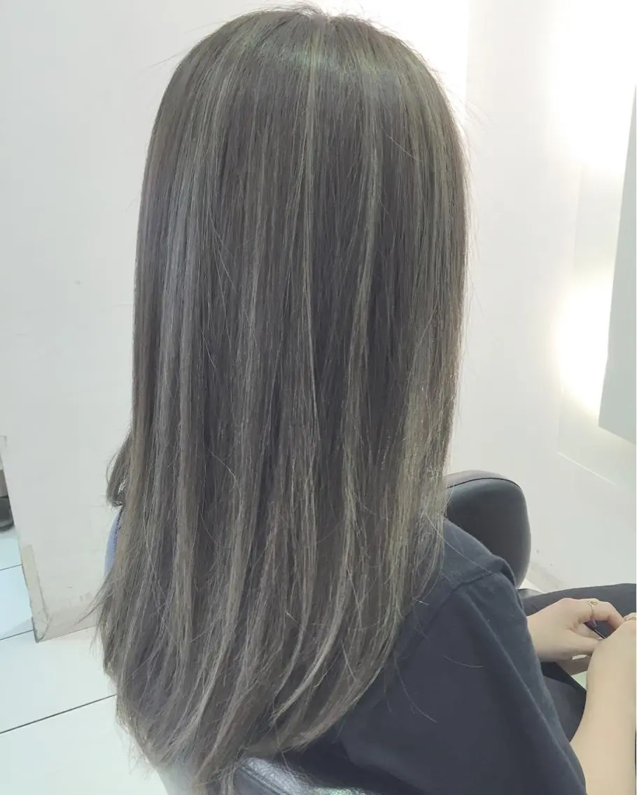 セミロング ロング カラー ハイライトカラー イルミナカラー ハイライト 青木 茂樹⭐️ 透明感カラーのヘアスタイル