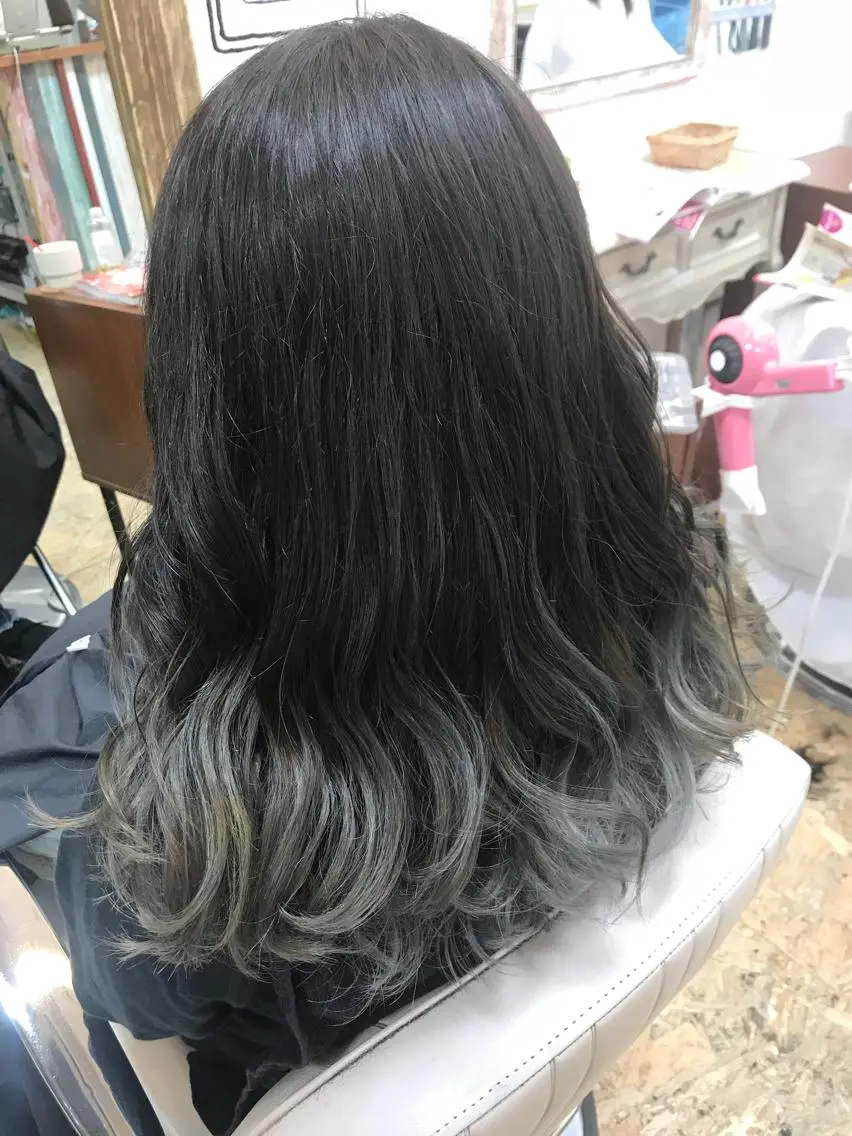 セミロング カラー 💘カラー人気No. 1💘SAYAのヘアスタイル