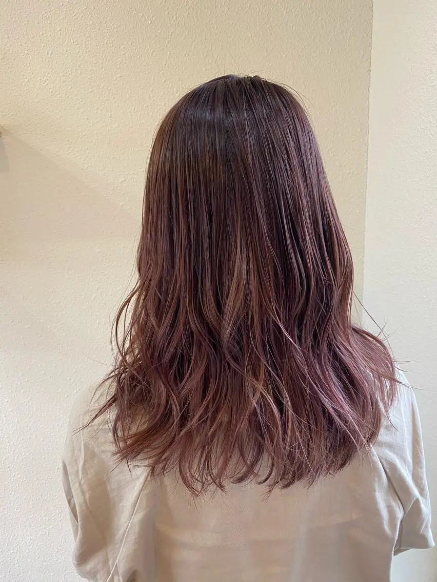 ロング 中川 茜里のヘアスタイル