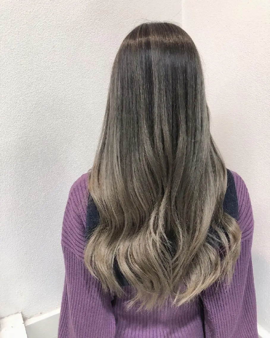 セミロング ヘアアレンジ カラー 透明感/レイヤー 🇰🇷tomonaのヘアスタイル