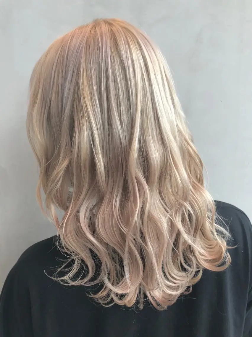セミロング yui .のヘアスタイル