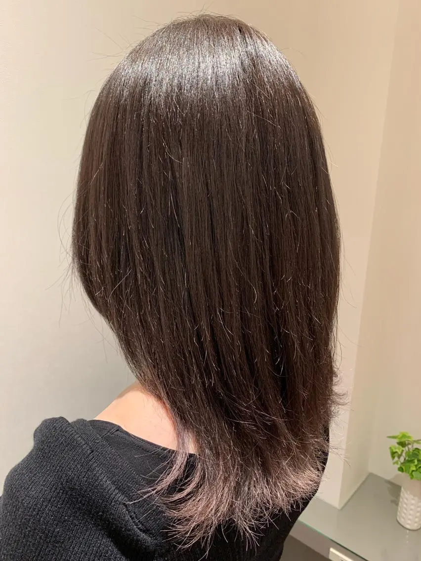 ミディアム カラー カット 若狭 彩花のヘアスタイル