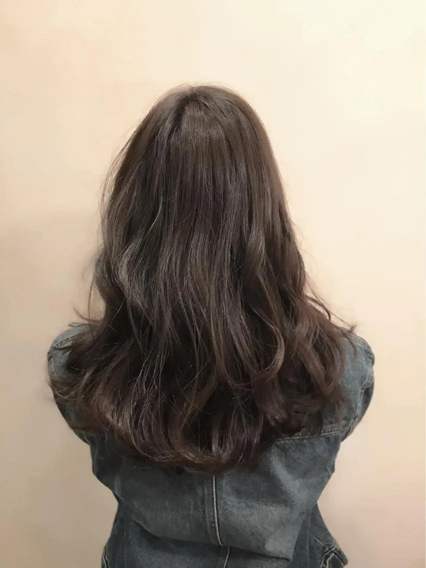 セミロング ロング カラー アッシュ 前田 敬太のヘアスタイル