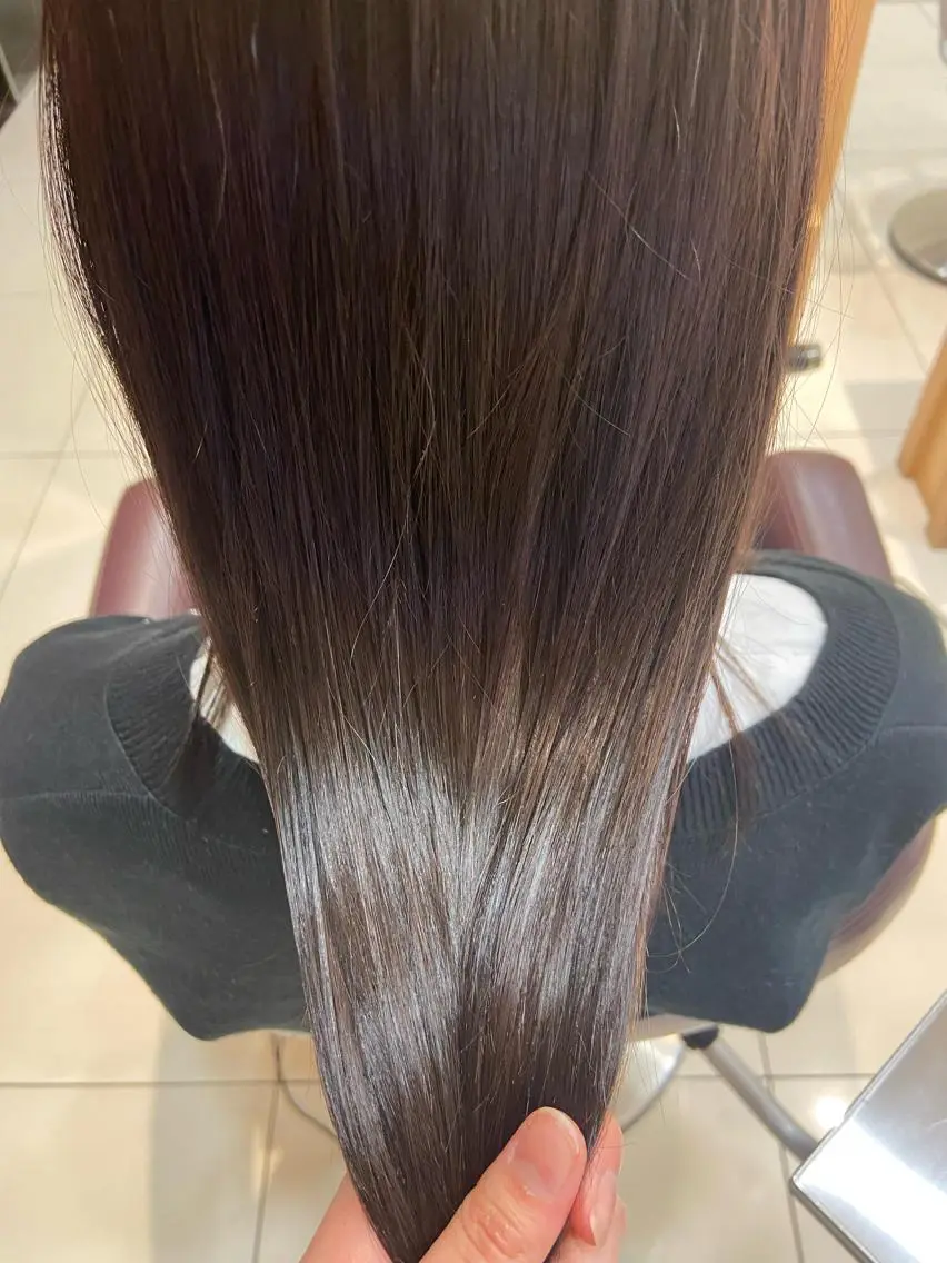 セミロング トリートメント なつな/ 透明感カラーのヘアスタイル