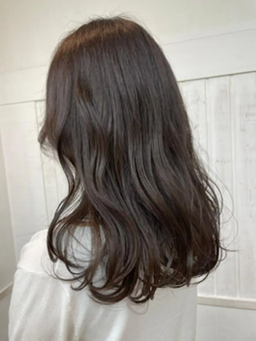 セミロング カラー パーマ ヘアアレンジ セミロングパーマ アディクシーカラー ブリーチ ケアカラー 透明感カラー カット ヘアカラー トリートメント ヘアケア特化型サロン newi 梅田のヘアスタイル