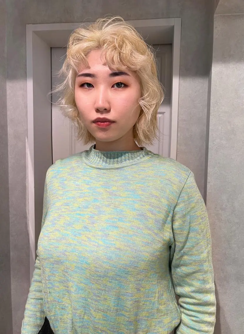 ショート カラー 抜きっぱなしブロンド ブロンド ヘアセット🎀パーマ Tsubasaのヘアスタイル