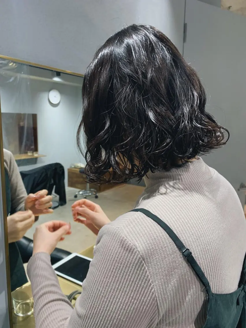 ミディアム カラー パーマ ボブパーマコテ巻き風 パーマNo1深江秀平のヘアスタイル