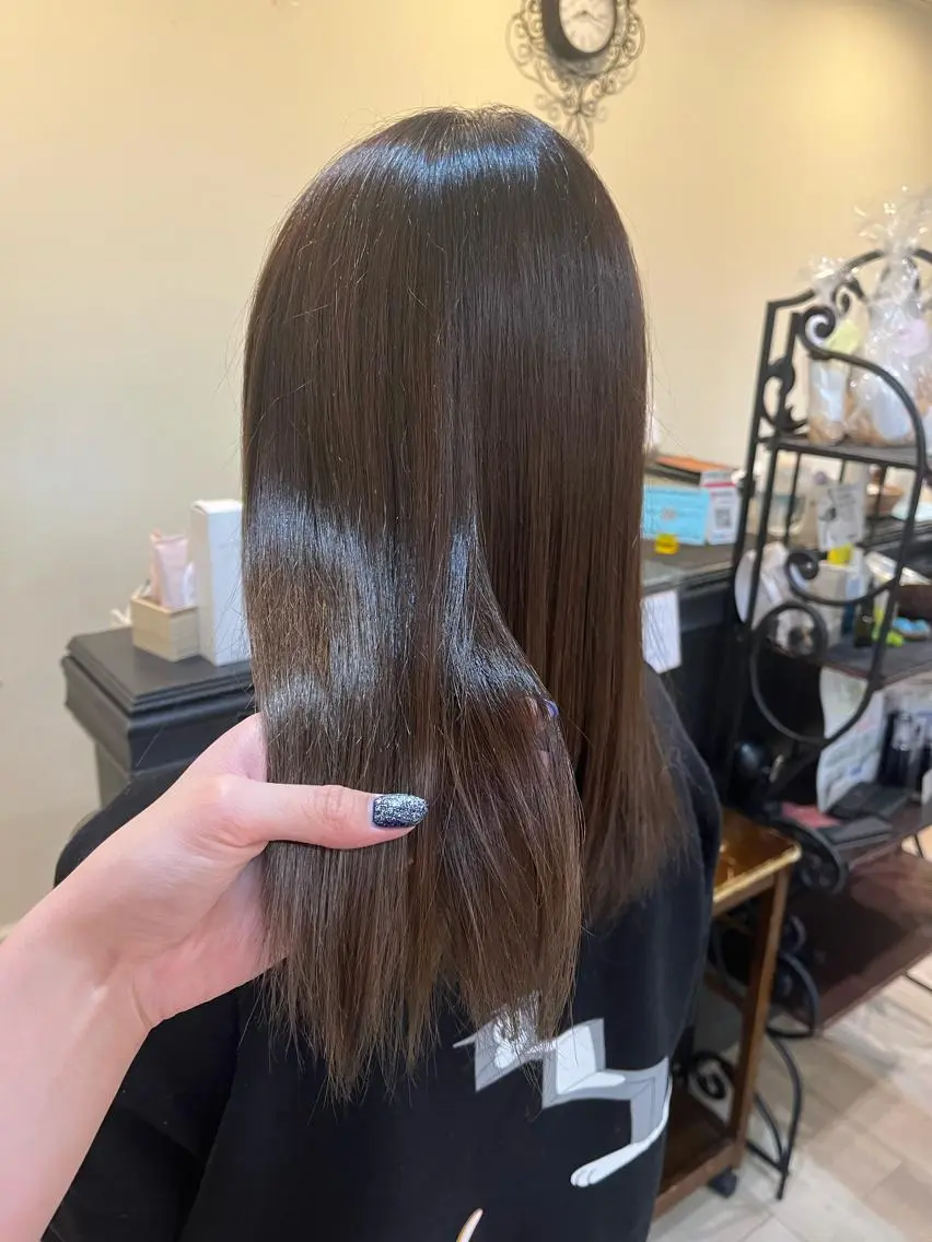 カラー 透明感カラー KOKORO 中村 朱里のヘアスタイル