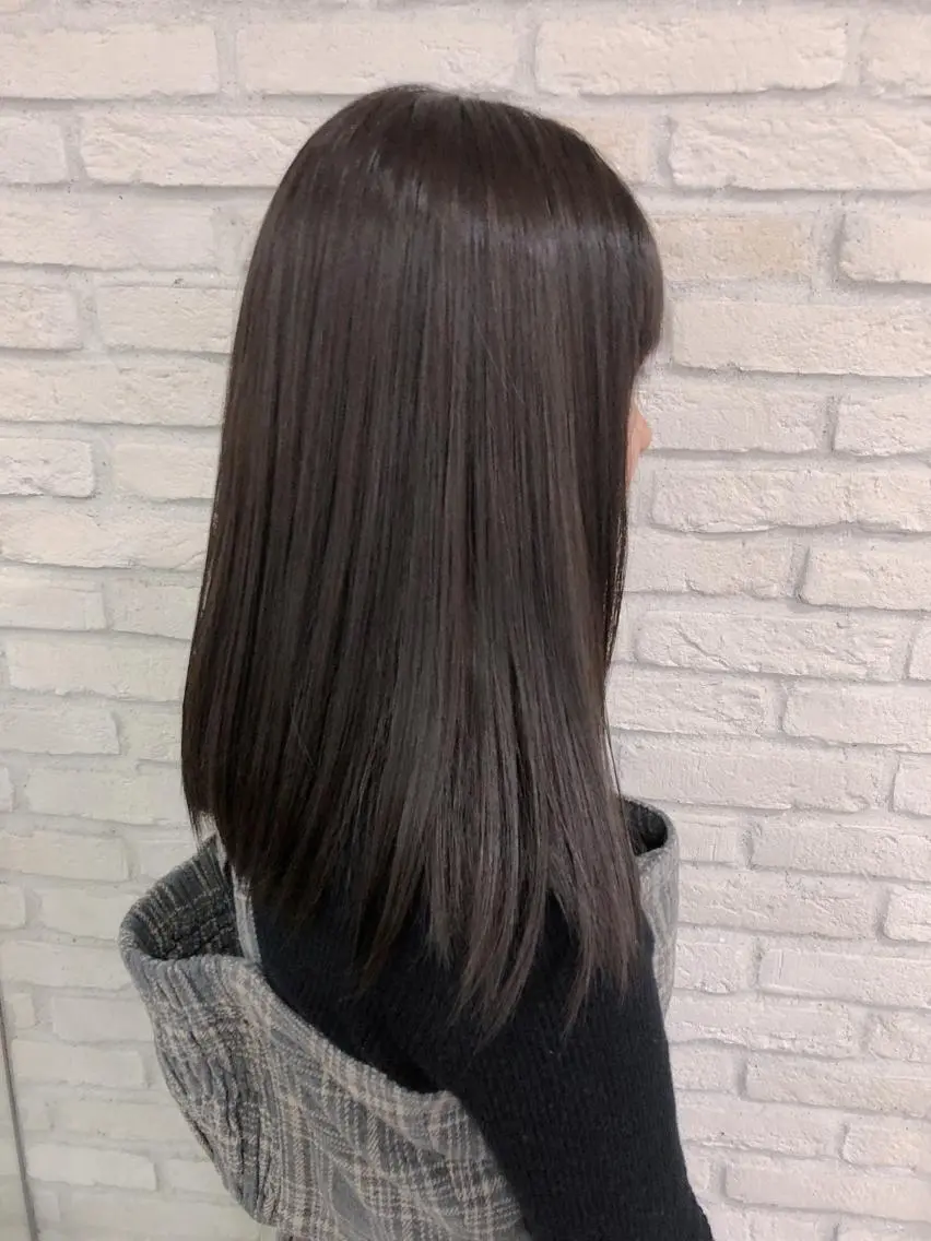 セミロング カラー グレージュ HAUS 片山みほのヘアスタイル