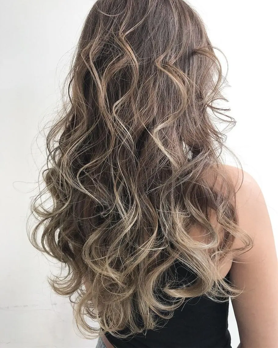 ミディアム 🦄コグレケンタピ ンクカラー🎨パーマのヘアスタイル
