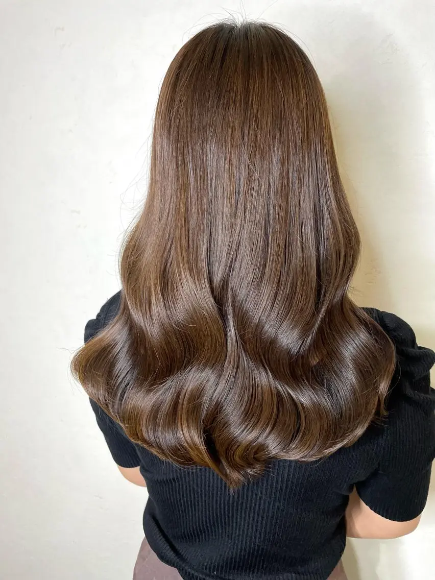 セミロング カラー ベージュカラー 黒髪 ブリーチ ブルーカラー ブルーブラック オリーブカラー 特化 kaiのヘアスタイル