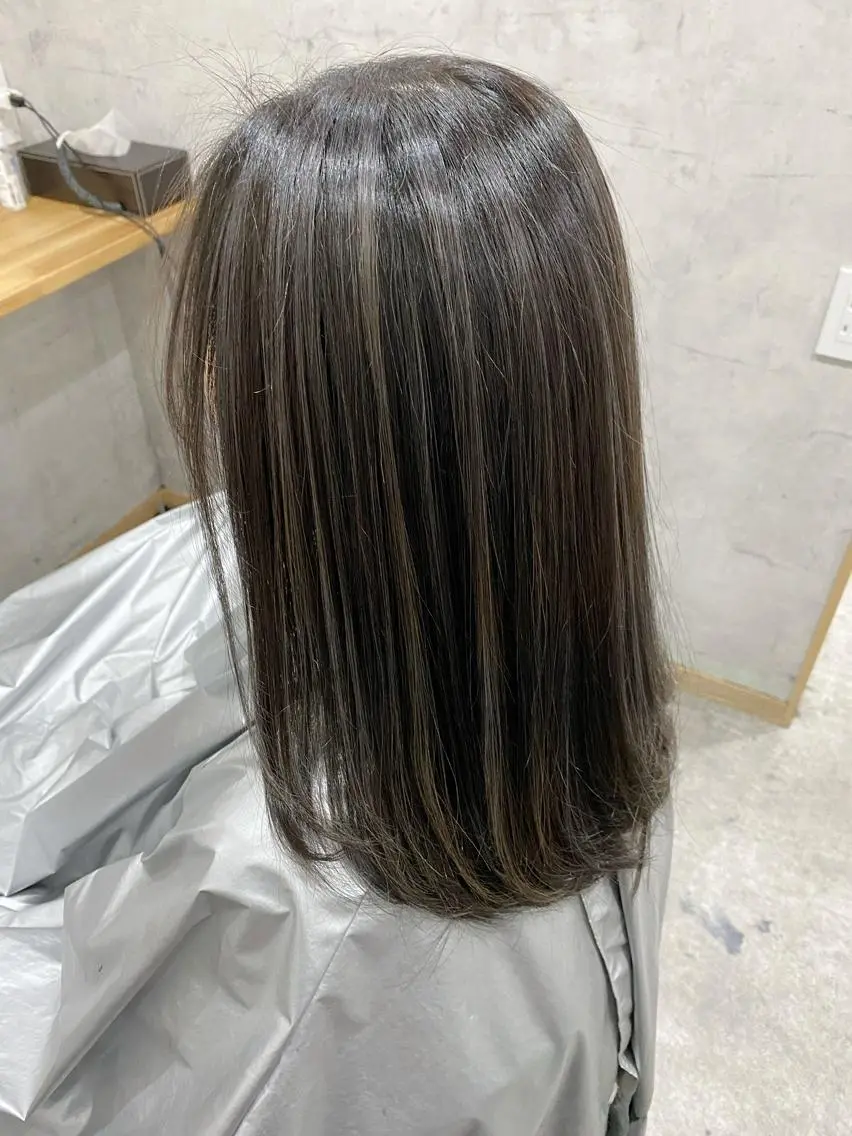 セミロング ハイライト ヘアカラー トリートメント ROI 【ロイ】のヘアスタイル