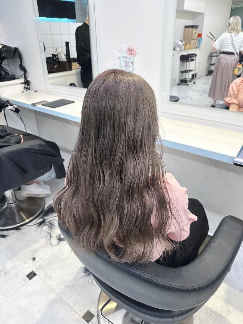 ロング カラー 🪄池袋ハイトーン 🪄ブリーチカラーのヘアスタイル