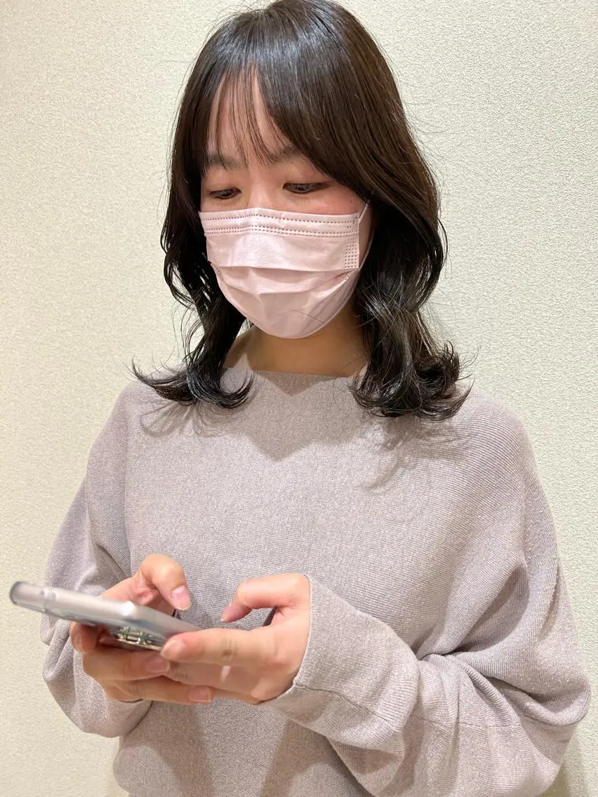 ミディアム カラー グレージュ オリーブグレージュ オリーブグレー エギョモリ 外国人対応 佐久間のヘアスタイル