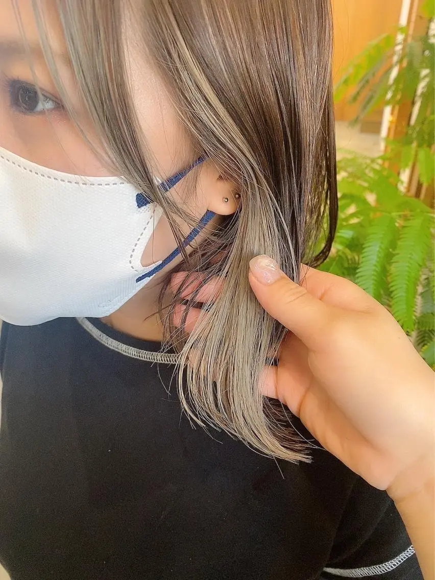 カラー ネイビーカラー mopa_kaede ナチュラル/レイヤーのヘアスタイル
