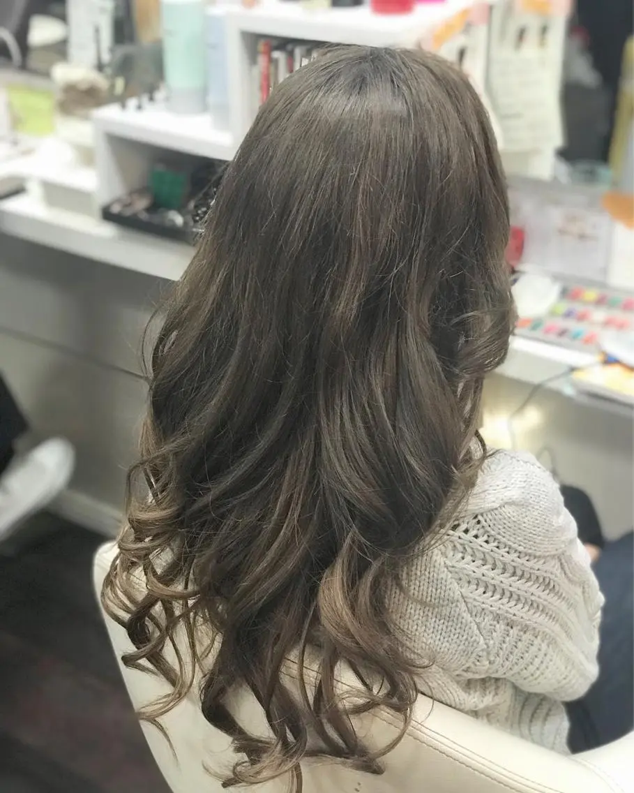 ロング カラー カット ヘアカラー トリートメント 岩谷/ブリーチ 🪽透明感カラーのヘアスタイル